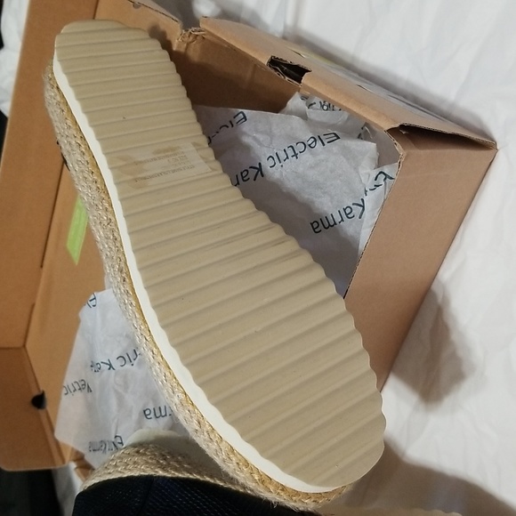 NWT Electric Karma Black Lola Espadrilles size 9 - Picture 3 of 6